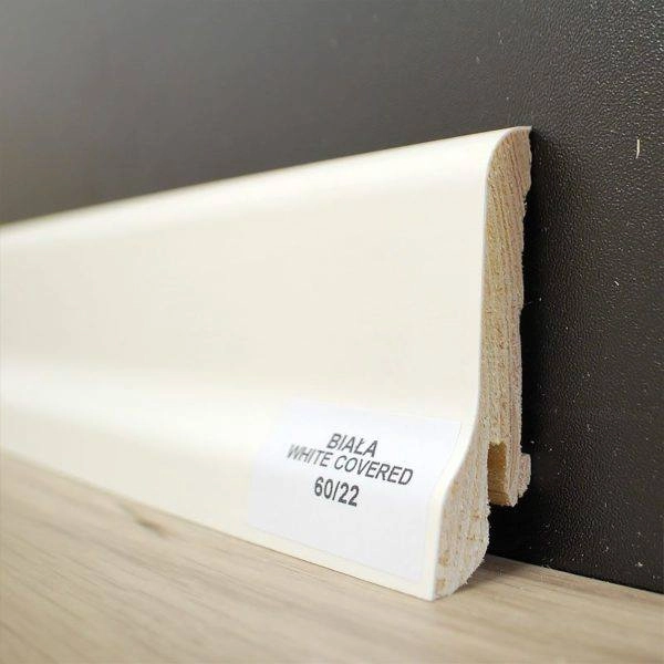 Listwa przypodłogowa 60/22 biała white covered (240 cm x 6cm x 2,1cm)