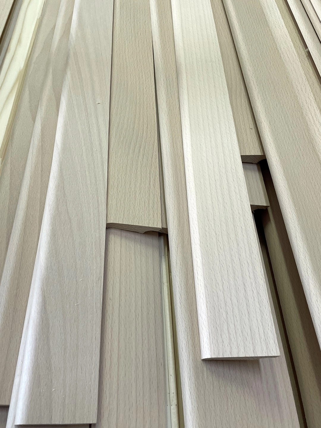 Listwa przypodłogowa fornirowana nielakierowana LS58 (240 cm x 5,8 cm x 1,6 cm) buk